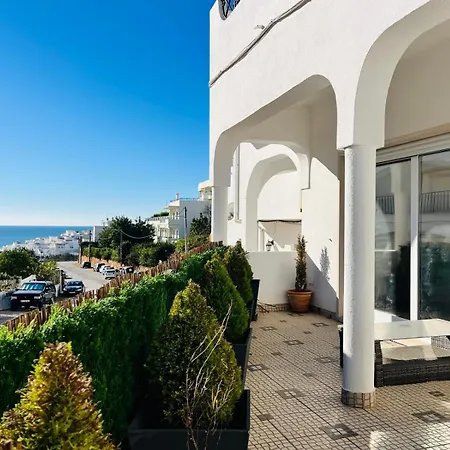 Brisamarvilas Sea View, 5 Min Walk To Town & Vakantiehuis