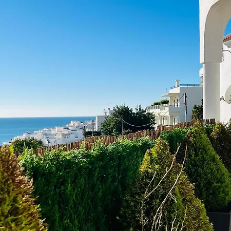 Brisamarvilas Sea View, 5 Min Walk To Town & Vakantiehuis *